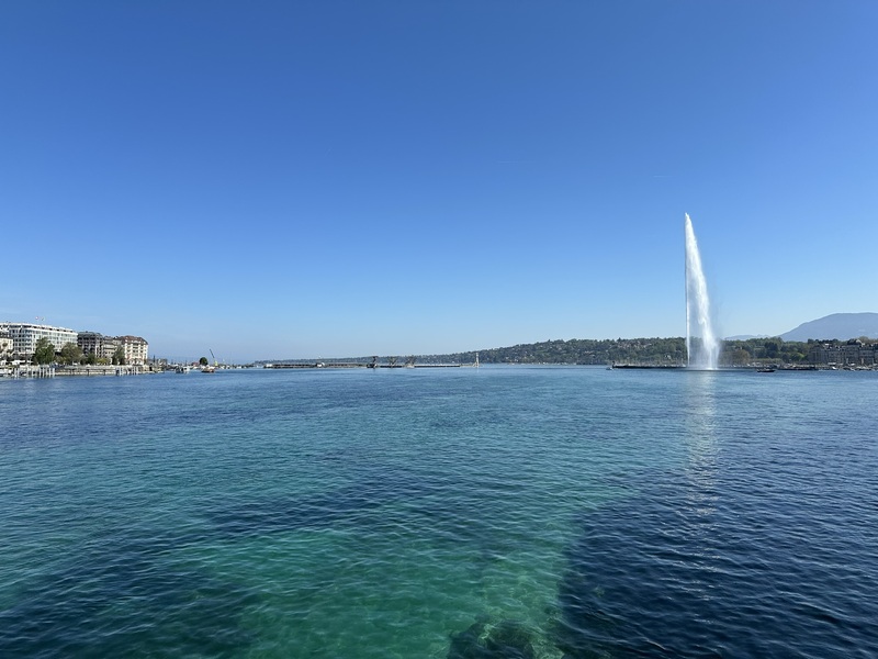 Lac Léman/Lake Geneva with its signature water jet